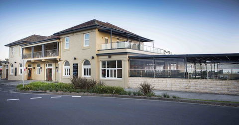 The Huskisson - Accommodation Batemans Bay 1