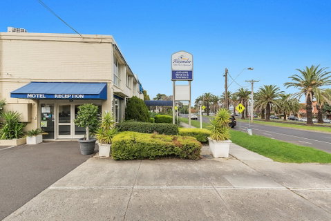 Alexander Motor Inn & Apartments - Accommodation Batemans Bay 2