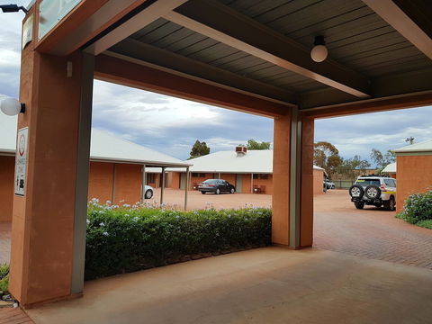 Mud Hut Motel - Accommodation Batemans Bay 0