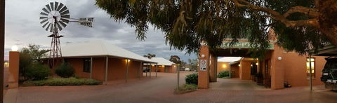 Mud Hut Motel - Accommodation Batemans Bay 3
