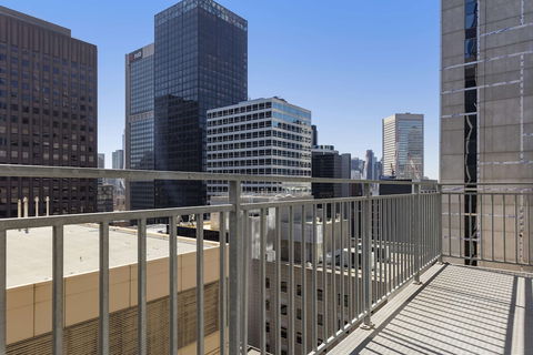 Oaks Melbourne On Collins Hotel - Accommodation Batemans Bay 1