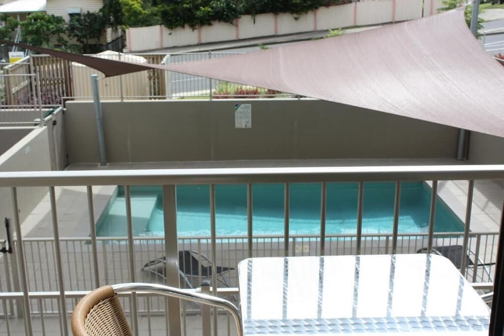 Gladstone South QLD Accommodation Batemans Bay