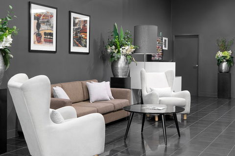 Mantra 100 Exhibition - Accommodation Batemans Bay 2