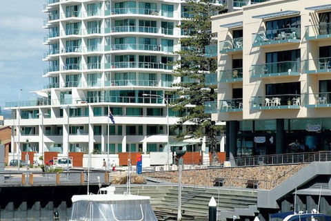 Oaks Glenelg Liberty Suites - Accommodation Batemans Bay 5