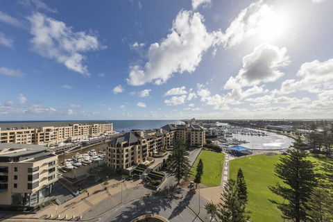 Oaks Glenelg Liberty Suites - Accommodation Batemans Bay 7