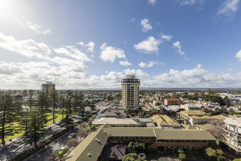 Oaks Glenelg Liberty Suites - Accommodation Batemans Bay 3