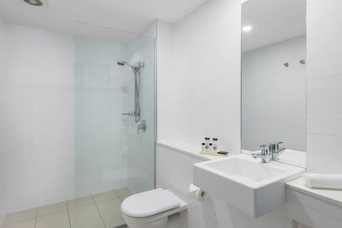 Oaks Nelson Bay Lure Suites - Accommodation Batemans Bay 5