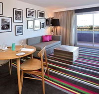 Mercure Melbourne Treasury Gardens - Accommodation Batemans Bay