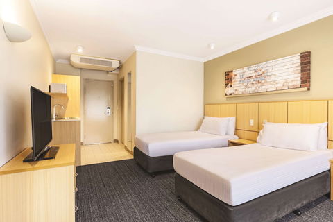 Travelodge Hotel Blacktown Sydney - Accommodation Batemans Bay 4
