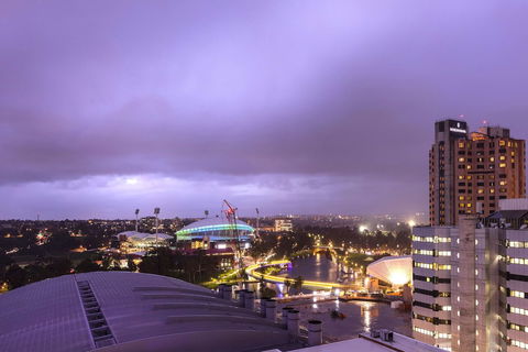 Oaks Adelaide Embassy Suites - Accommodation Batemans Bay 5