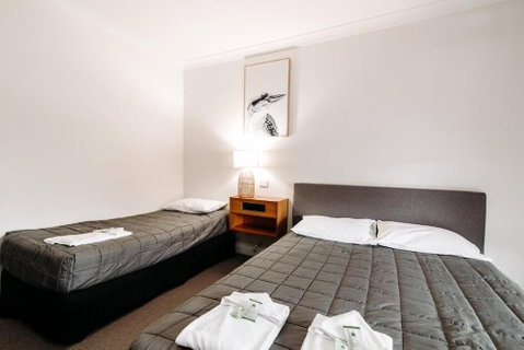 The Ophir Hotel - Accommodation Batemans Bay 4