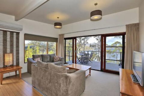 Stewarts Bay Lodge - Accommodation Batemans Bay 0