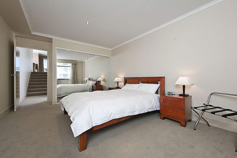 Accommodate Canberra - The Avenue - Accommodation Batemans Bay 2