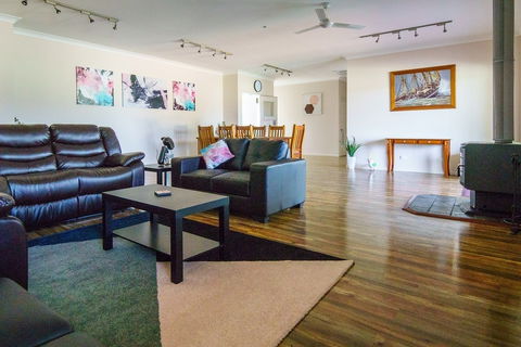 Radiance On Lyra - Accommodation Batemans Bay 4