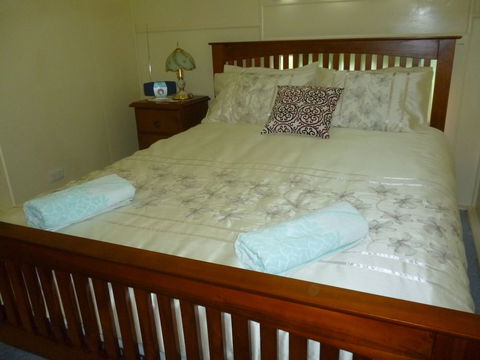 Christmas Creek Cafe & Cabins - Accommodation Batemans Bay 5