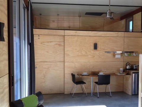Bed + Bauhaus - Accommodation Batemans Bay 4