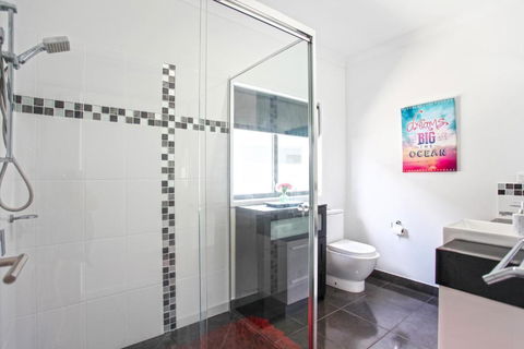 Lakeside Deck House - Accommodation Batemans Bay 2