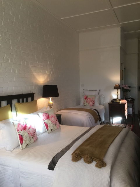 Chiltern Cottage & Indigo Suite - Accommodation Batemans Bay 5