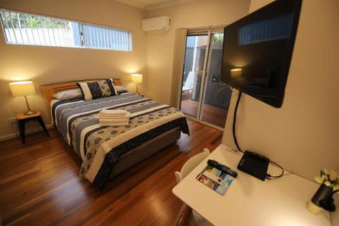 Perth Beachside Holiday House - Accommodation Batemans Bay 3