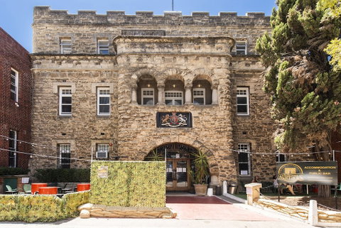 The Old Swan Barracks - Hostel - Accommodation Batemans Bay 1