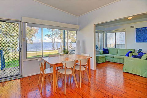 Lakes Edge Cottage - Accommodation Batemans Bay 5