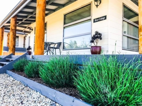 Daysend Cottages - Accommodation Batemans Bay 0