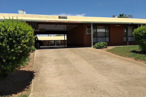 Country Mile Motor Inn - Accommodation Batemans Bay 1
