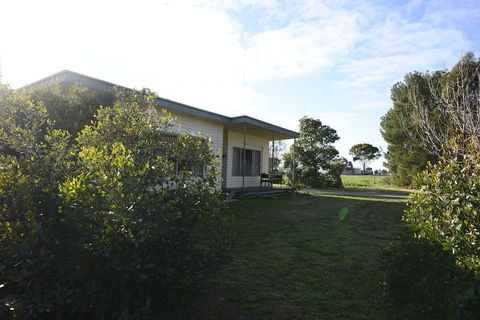 Sea Lake Motel - Accommodation Batemans Bay 2