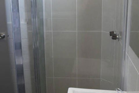 Dickson Backpackers - Accommodation Batemans Bay 5