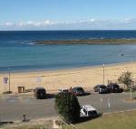 Toowoon Beach View 3br Villa 4 just steps to beach with views - Accommodation Batemans Bay