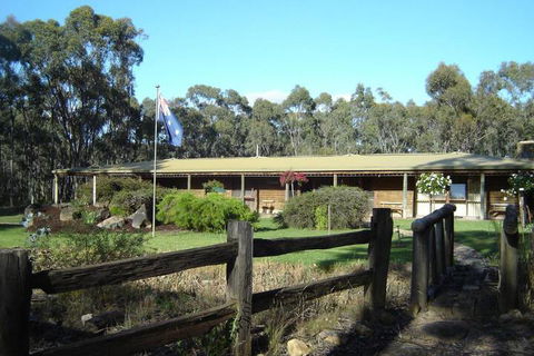 Gunyah Valley Retreat - Accommodation Batemans Bay 4