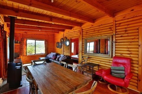 Cloudy Bay Cabin - Accommodation Batemans Bay 3