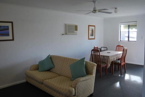 Maple Tree Cottage - Accommodation Batemans Bay 6