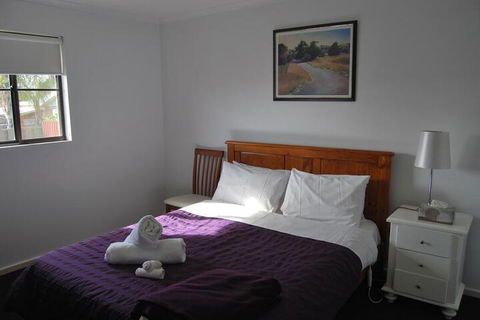 Maple Tree Cottage - Accommodation Batemans Bay 0