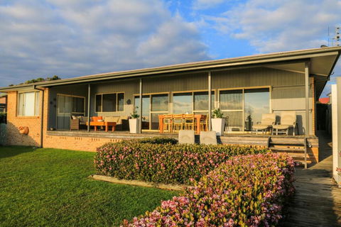 Bunkys By The Sea Holiday House - Accommodation Batemans Bay 5