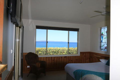 Bunkys By The Sea Holiday House - Accommodation Batemans Bay 6