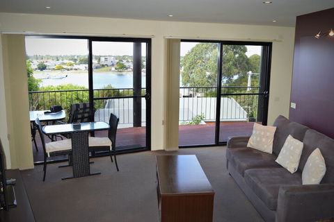 Ocean View Apartment 1 - Accommodation Batemans Bay 2