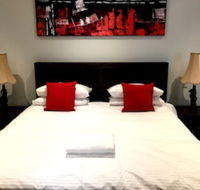 Deluxe Lake View House - Accommodation Batemans Bay