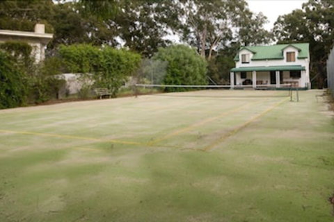 Cliff House Cottage - Accommodation Batemans Bay 0