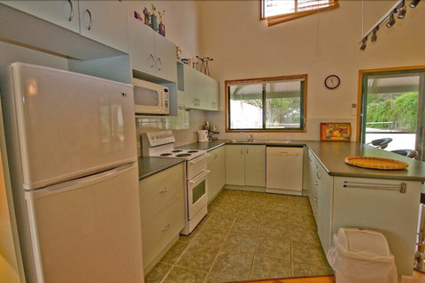 Cliff House Cottage - Accommodation Batemans Bay 4