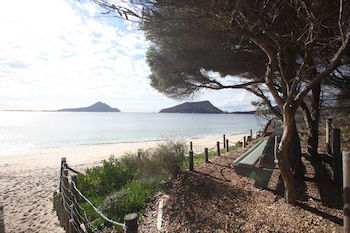 Beachfront Shoal Bay - Accommodation Batemans Bay 0
