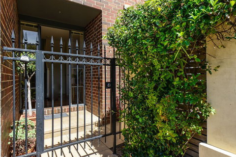 BOUTIQUE STAYS - Brighton Abode - Accommodation Batemans Bay 1