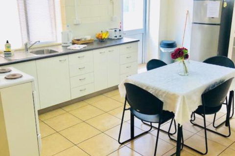 Accommodation At Isa - Accommodation Batemans Bay 5