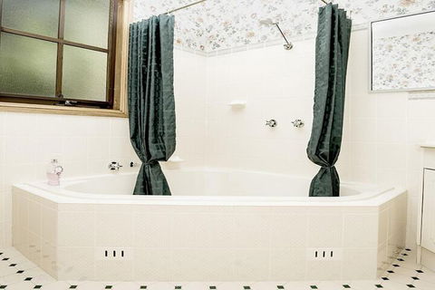 Kalimna Spa Room - Accommodation Batemans Bay 2