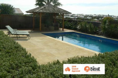 La Mer Home With A Pool - Accommodation Batemans Bay 4