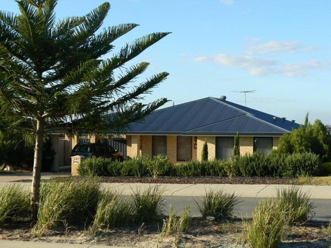La Mer Home With A Pool - Accommodation Batemans Bay 3