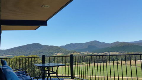 The Red Stag - Accommodation Batemans Bay 0