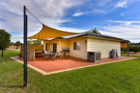 Lake Tyrrell Accommodation - Accommodation Batemans Bay 2