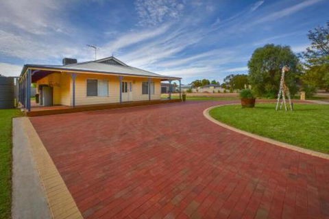 Lake Tyrrell Accommodation - Accommodation Batemans Bay 0