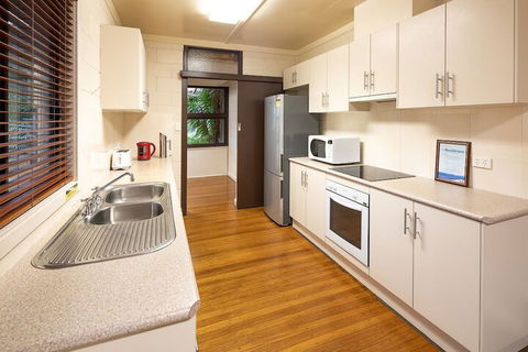 The Residence - Accommodation Batemans Bay 2